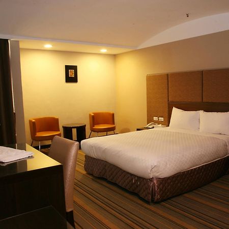Yoyo Hotel Città di Chiayi Esterno foto