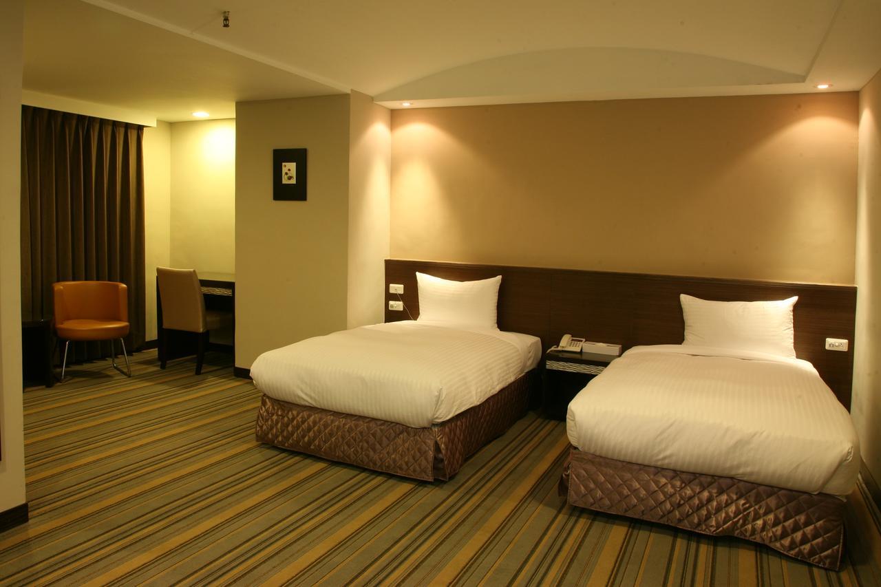 Yoyo Hotel Città di Chiayi Esterno foto