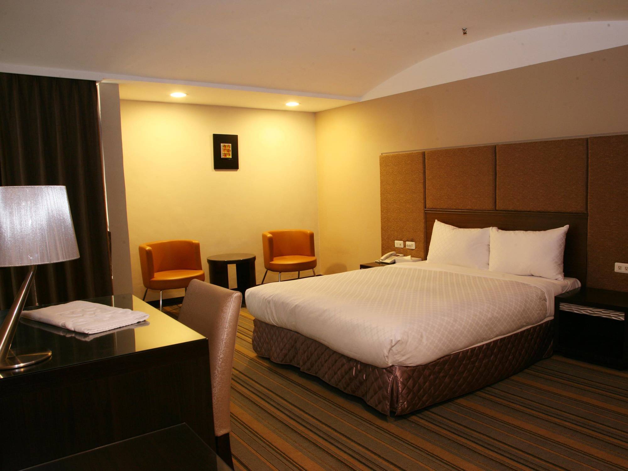 Yoyo Hotel Città di Chiayi Esterno foto