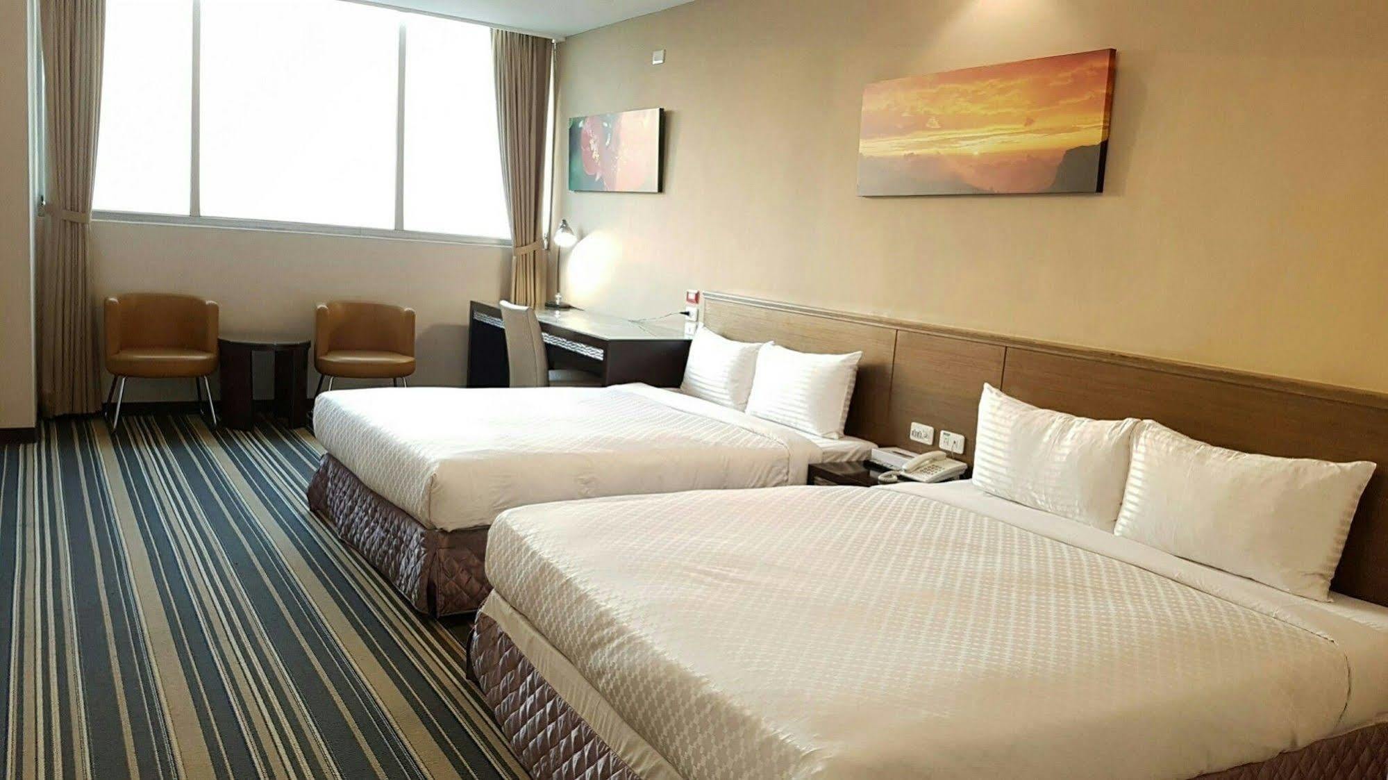Yoyo Hotel Città di Chiayi Esterno foto