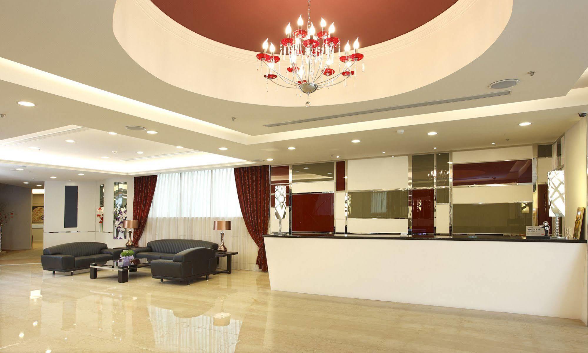 Yoyo Hotel Città di Chiayi Esterno foto