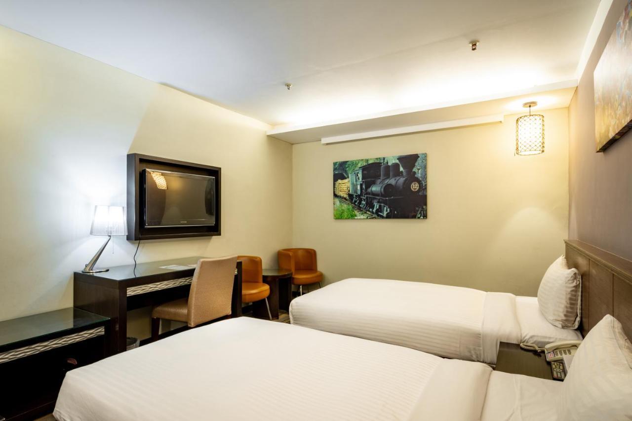 Yoyo Hotel Città di Chiayi Esterno foto
