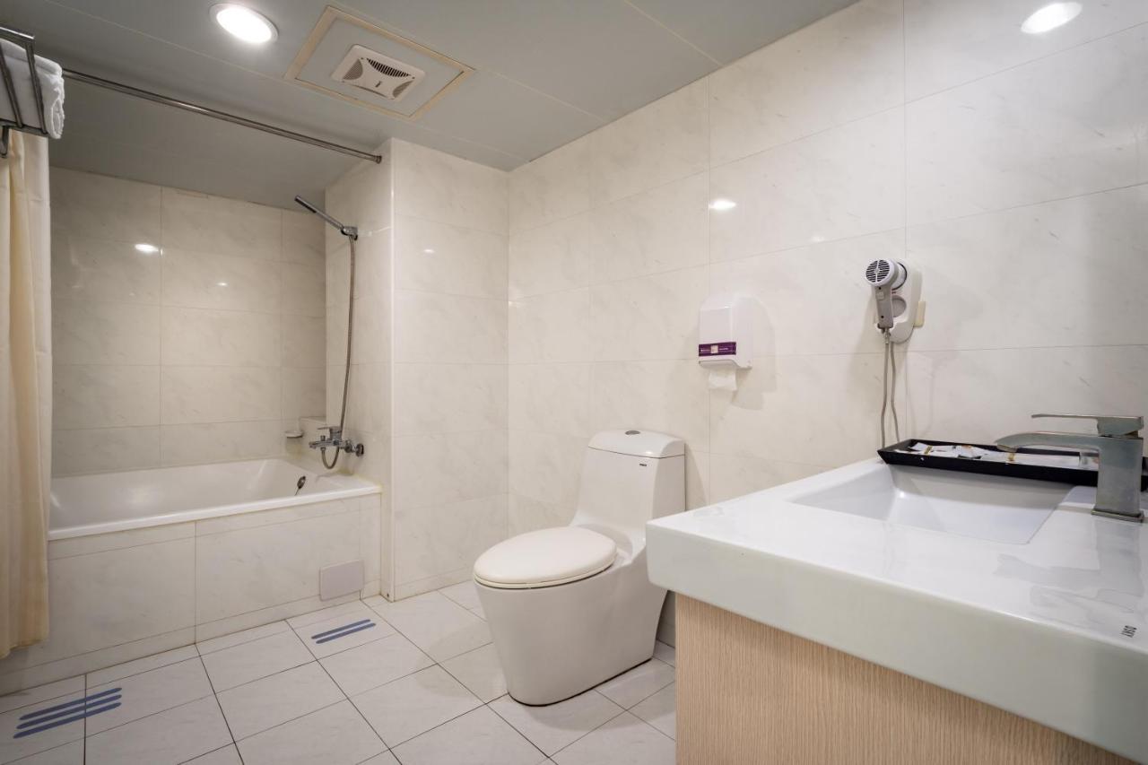 Yoyo Hotel Città di Chiayi Esterno foto