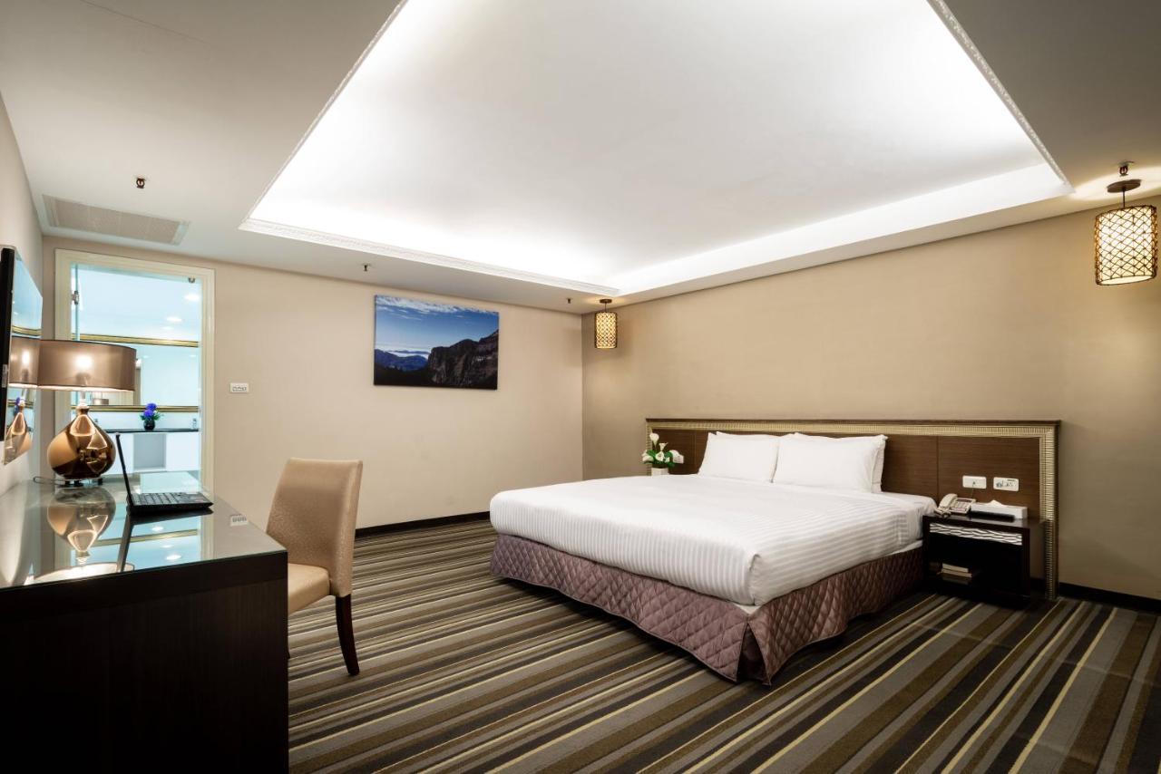 Yoyo Hotel Città di Chiayi Esterno foto
