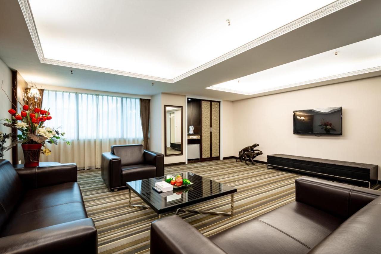 Yoyo Hotel Città di Chiayi Esterno foto