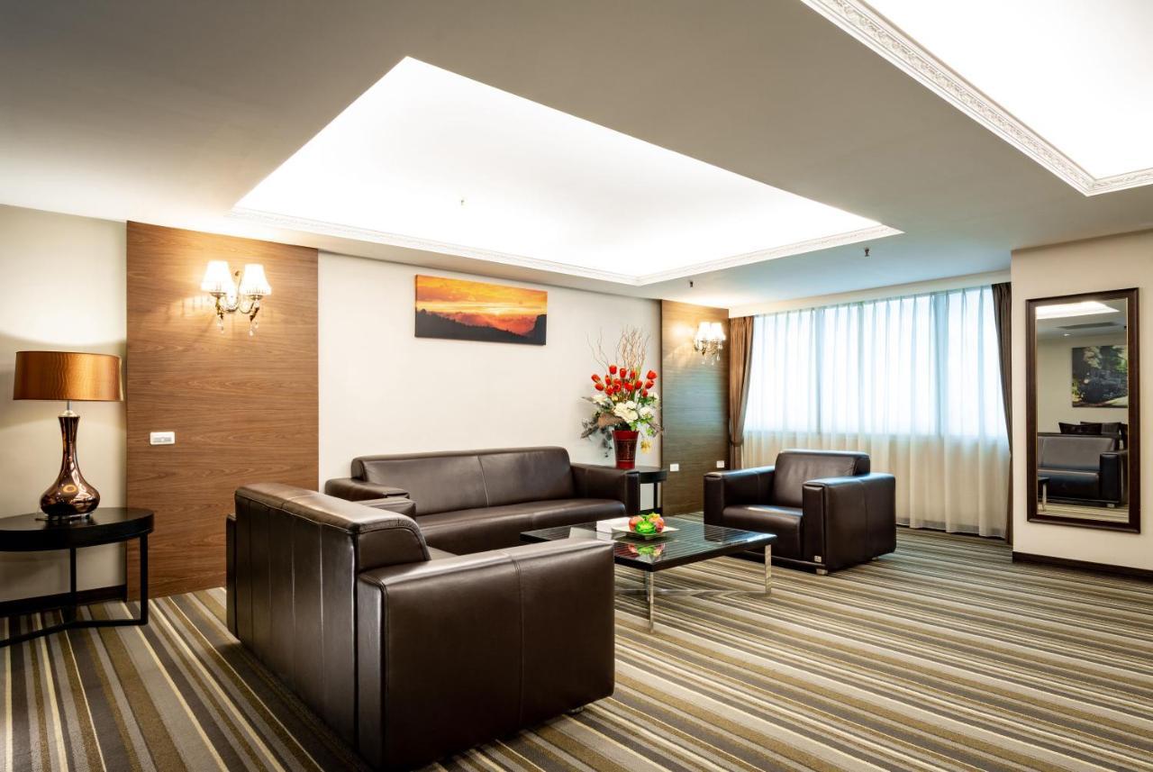Yoyo Hotel Città di Chiayi Esterno foto